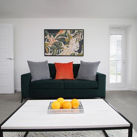 No 43 Stadium Views By Ssw - 2Br, Parking, Sleeps 4, 3Min Walk To Stadium, 10Min Drive To City Centre, Marina And Close To M4 Morriston Εξωτερικό φωτογραφία