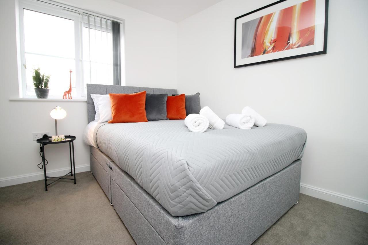 No 43 Stadium Views By Ssw - 2Br, Parking, Sleeps 4, 3Min Walk To Stadium, 10Min Drive To City Centre, Marina And Close To M4 Morriston Εξωτερικό φωτογραφία
