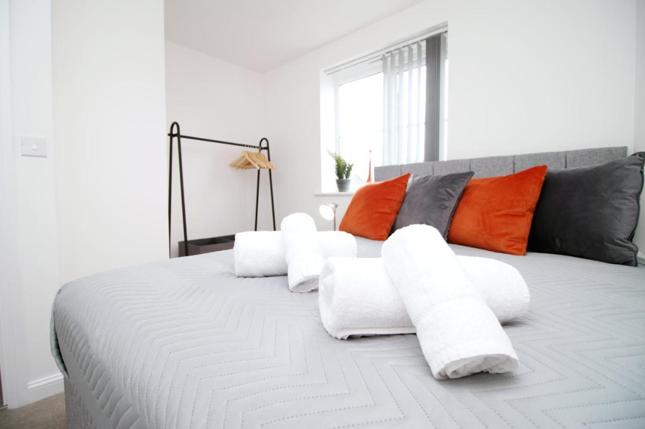 No 43 Stadium Views By Ssw - 2Br, Parking, Sleeps 4, 3Min Walk To Stadium, 10Min Drive To City Centre, Marina And Close To M4 Morriston Εξωτερικό φωτογραφία