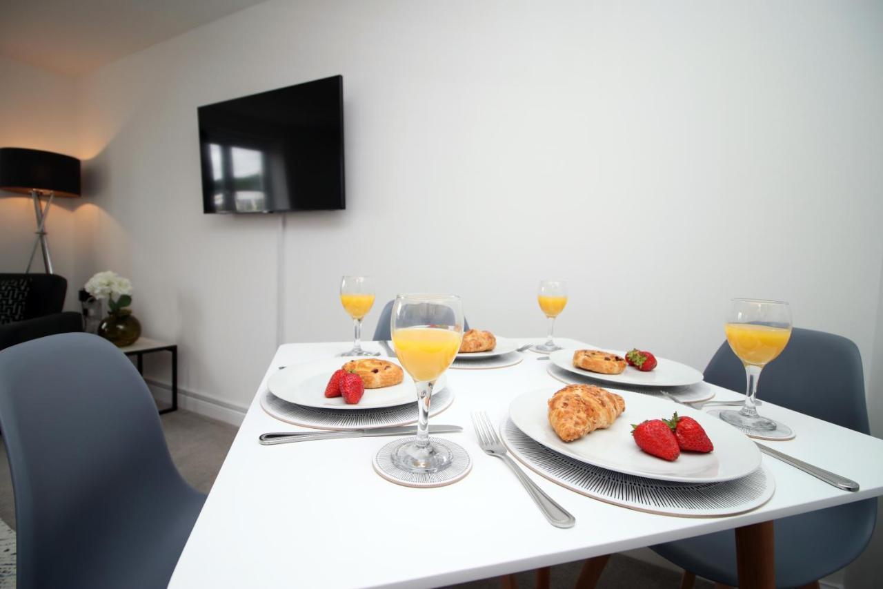 No 43 Stadium Views By Ssw - 2Br, Parking, Sleeps 4, 3Min Walk To Stadium, 10Min Drive To City Centre, Marina And Close To M4 Morriston Εξωτερικό φωτογραφία