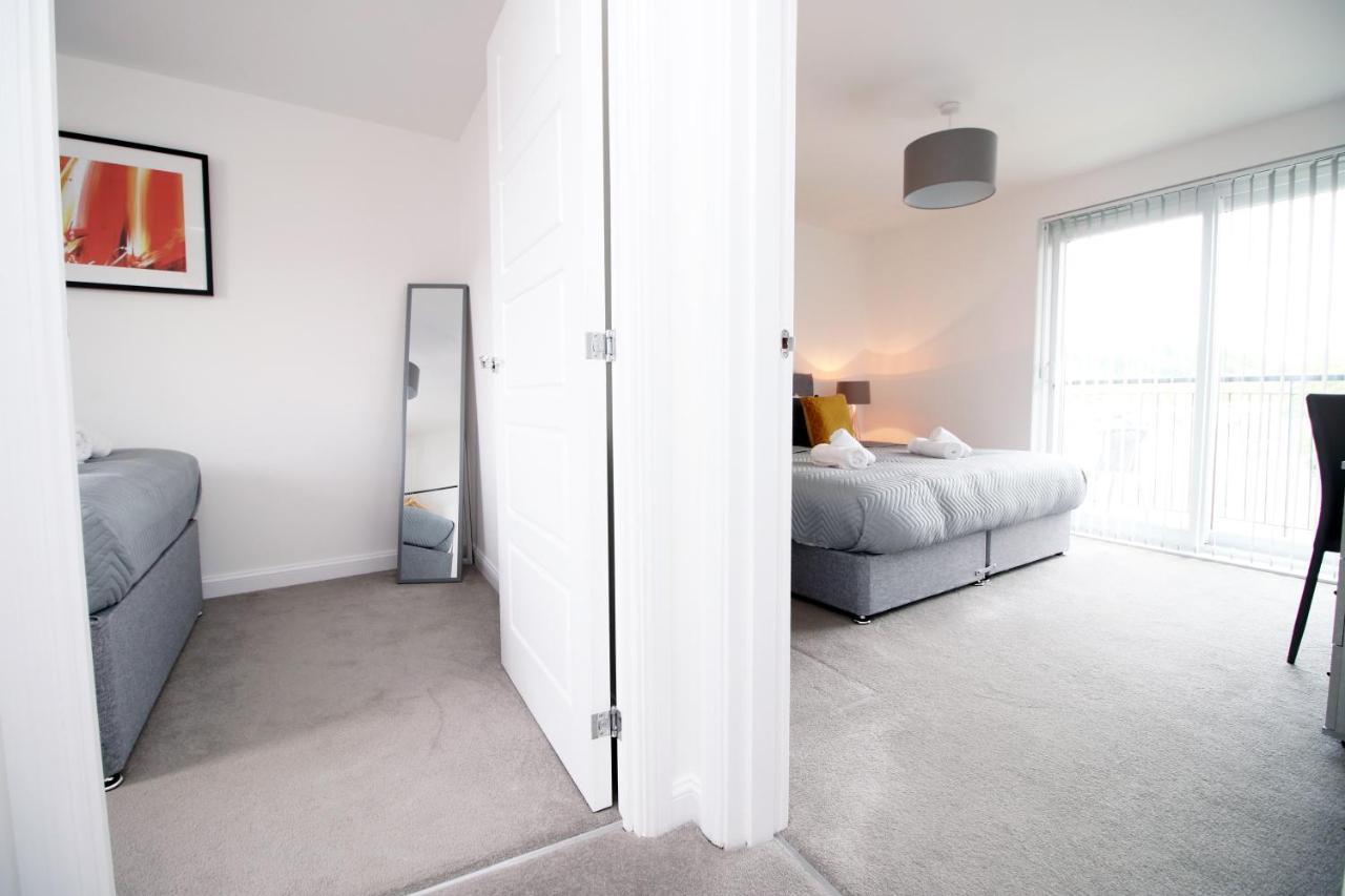 No 43 Stadium Views By Ssw - 2Br, Parking, Sleeps 4, 3Min Walk To Stadium, 10Min Drive To City Centre, Marina And Close To M4 Morriston Εξωτερικό φωτογραφία