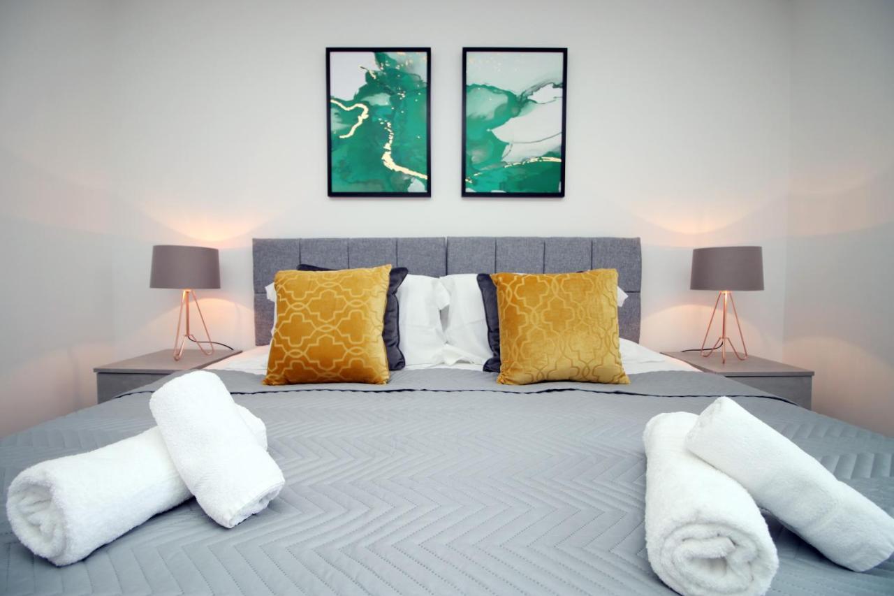 No 43 Stadium Views By Ssw - 2Br, Parking, Sleeps 4, 3Min Walk To Stadium, 10Min Drive To City Centre, Marina And Close To M4 Morriston Εξωτερικό φωτογραφία