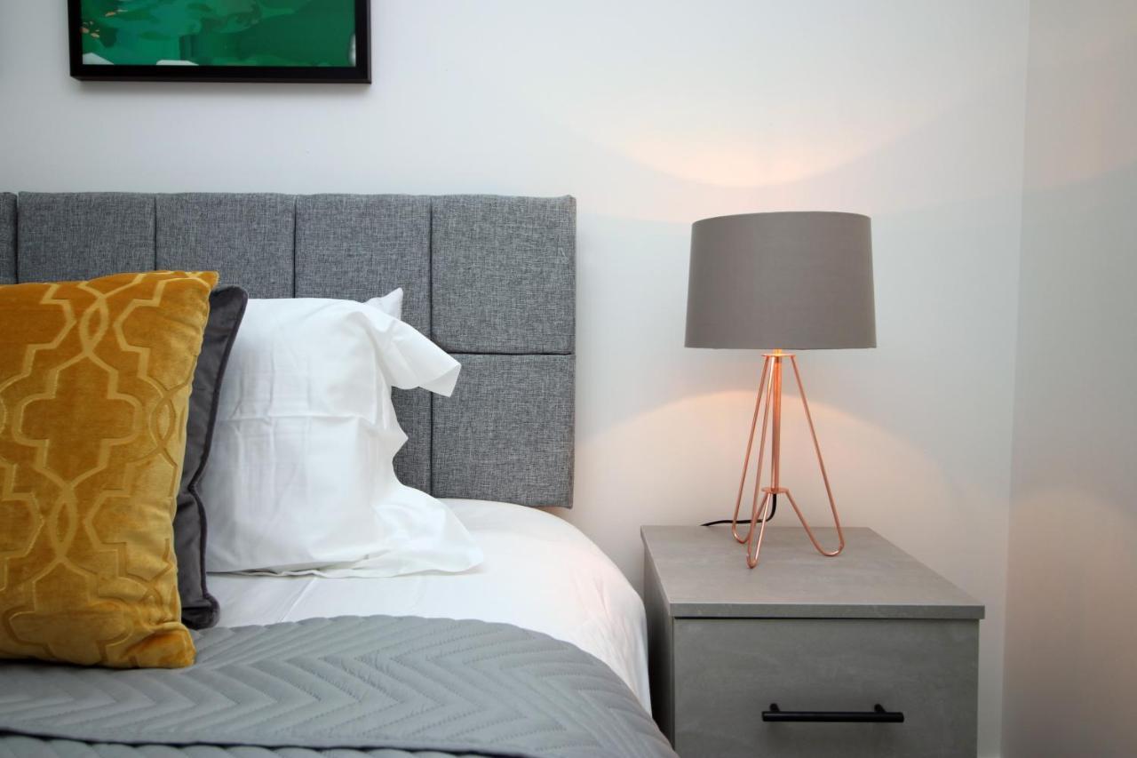 No 43 Stadium Views By Ssw - 2Br, Parking, Sleeps 4, 3Min Walk To Stadium, 10Min Drive To City Centre, Marina And Close To M4 Morriston Εξωτερικό φωτογραφία