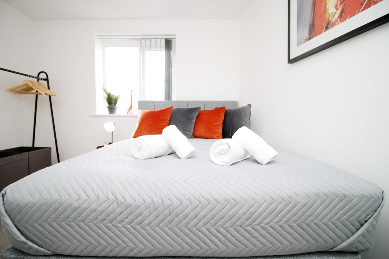 No 43 Stadium Views By Ssw - 2Br, Parking, Sleeps 4, 3Min Walk To Stadium, 10Min Drive To City Centre, Marina And Close To M4 Morriston Εξωτερικό φωτογραφία
