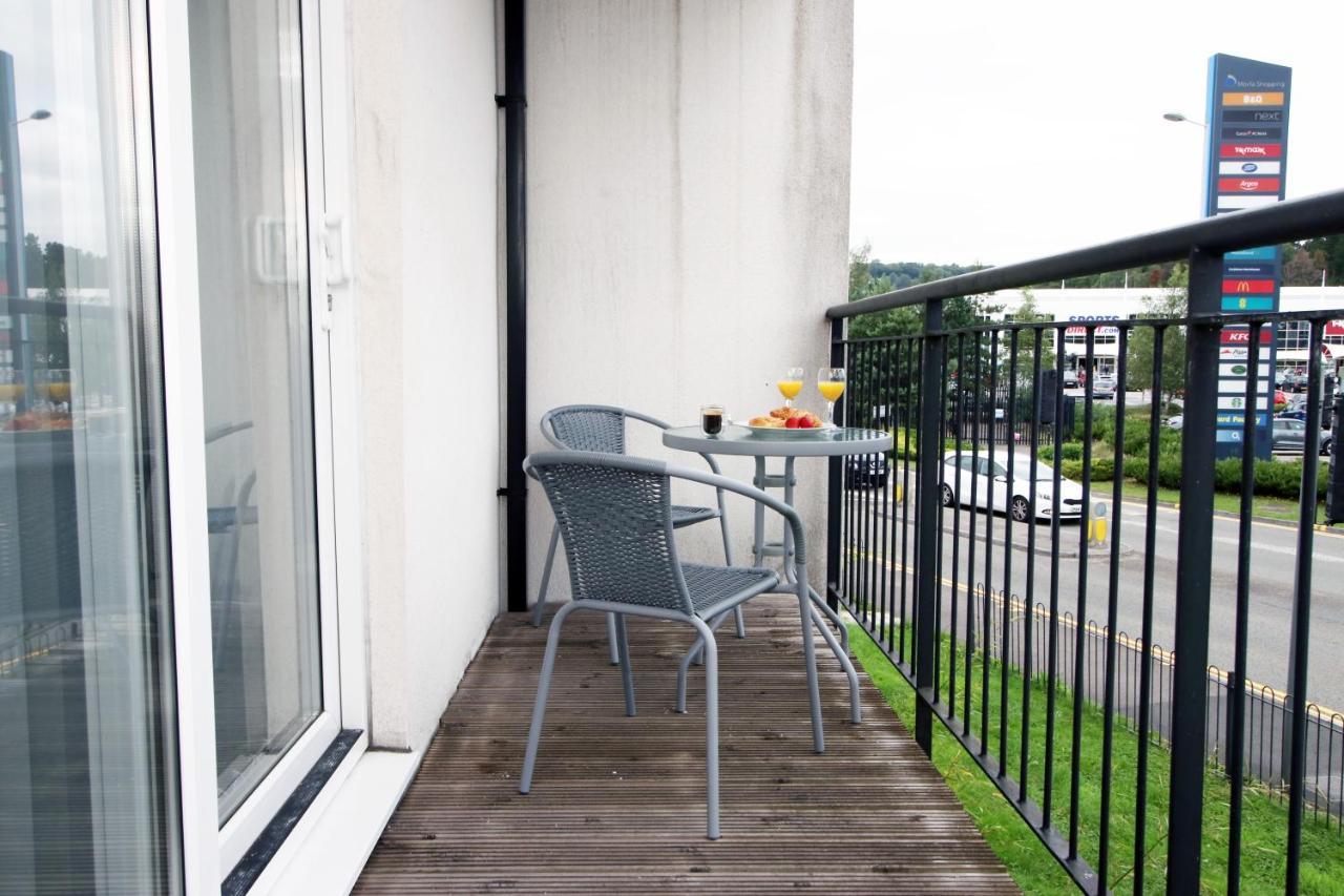 No 43 Stadium Views By Ssw - 2Br, Parking, Sleeps 4, 3Min Walk To Stadium, 10Min Drive To City Centre, Marina And Close To M4 Morriston Εξωτερικό φωτογραφία